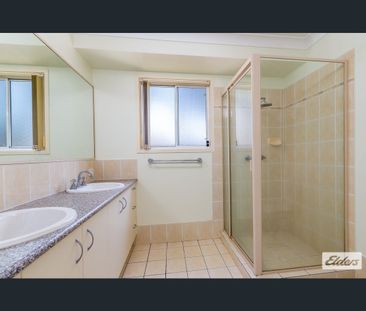 FOUR BEDROOM HOME IN QUIET CUL-DE-SAC - Photo 5