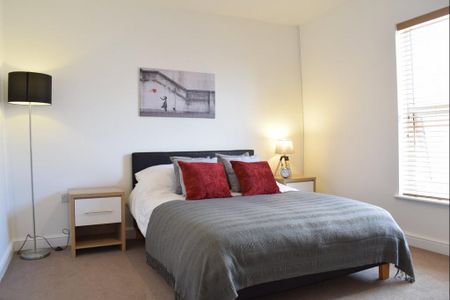 2 bedroom flat to rent - Photo 2