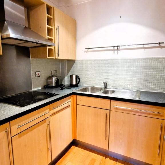 2 bedroom flat to rent - Photo 1
