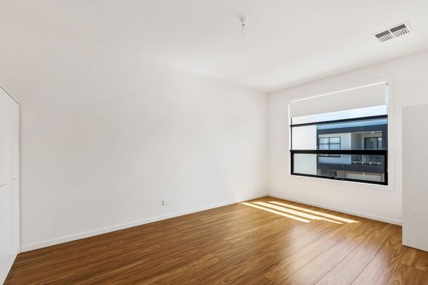 Low maintenance living - Photo 1