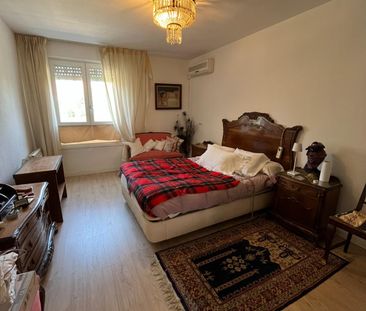 Chalet adosado con jardín privado, piscina y pista de tenis en Las ... - Photo 1