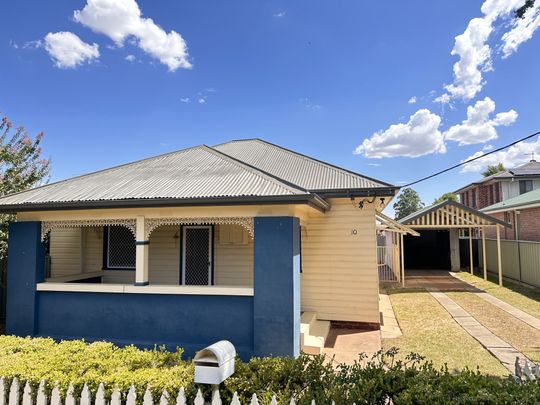 NORTH TAMWORTH – House Close to Hospital - Photo 1