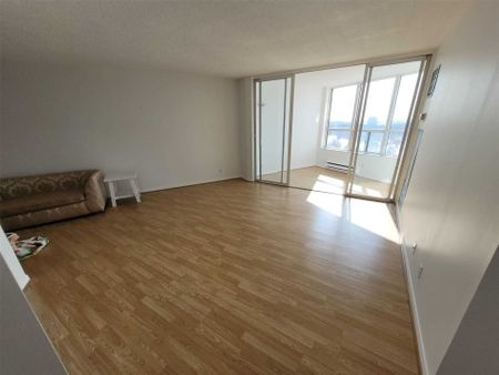 For Lease - 6 Humberline Drive Unit# 813, Toronto, Ontario - Photo 4