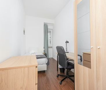 Avenida António Augusto de Aguiar, Lisbon, Lisbon 1050-012 - Photo 3