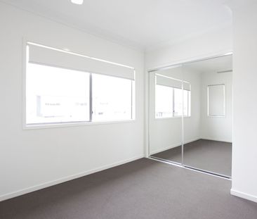 Meticulously Presented Executive Terrace Home - Photo 1