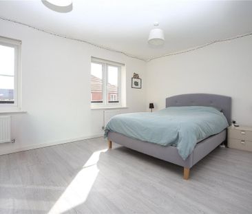 4 bedroom semi-detached house to rent - Photo 6