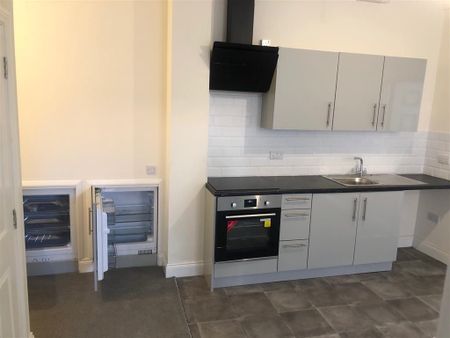 Commercial Road - Photo 5