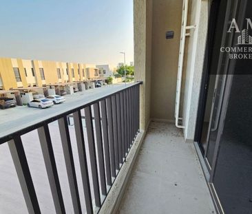 Spacious 3 BR Villa at Nasma Residence End Corner - Photo 4