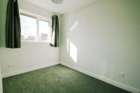2 bedroom terraced house to rent - Photo 4