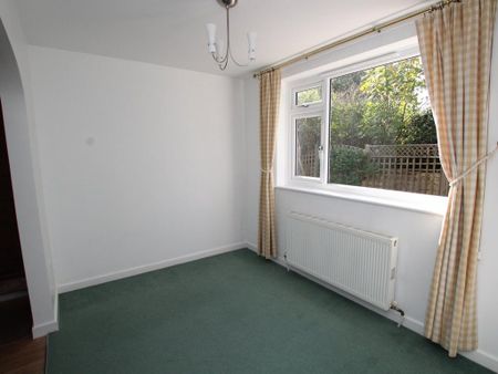 3 bedroom link detached house to rent - Photo 2