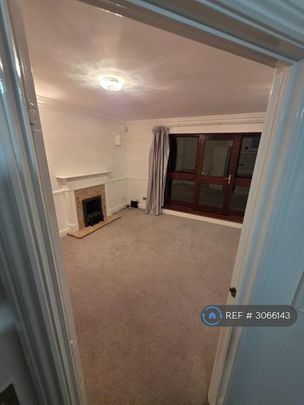 4 bedroom terraced house to rent - Photo 1
