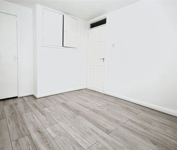 Warminster Gardens, London, SE25 4DN - Photo 4