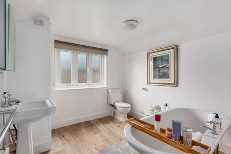 3 bedroom semi-detached house to rent - Photo 2