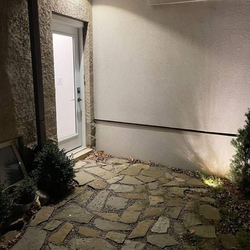 For Lease - 69 Hillcrest Drive Unit# Lower, Toronto, Ontario - Photo 1