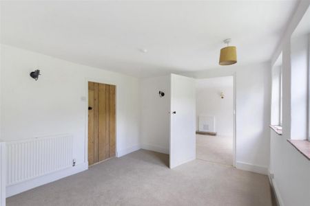 4 bedroom detached house to rent - Photo 2