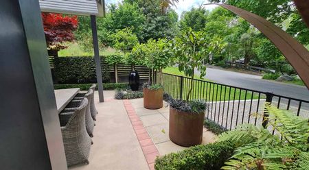 Executive Living Paradise - Furnished - Photo 3