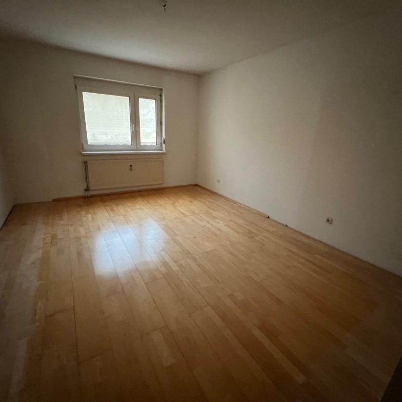 Bruck. Goethestraße - Sehr schöne Wohnung mit Loggia ... - Photo 1