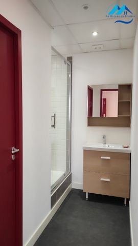 Location Appartement 3 pièces 52m² MARSEILLE 1er - Photo 5