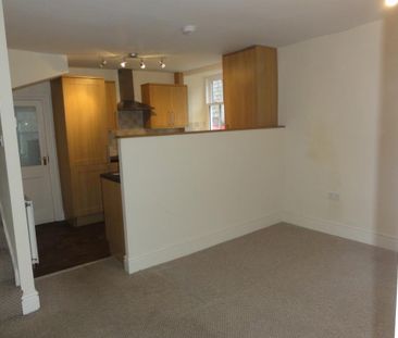 2 bedroom end of terrace house to rent - Photo 1
