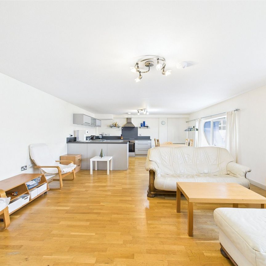 51.02 Apartments, St. James Barton, Bristol, BS1 - Photo 1