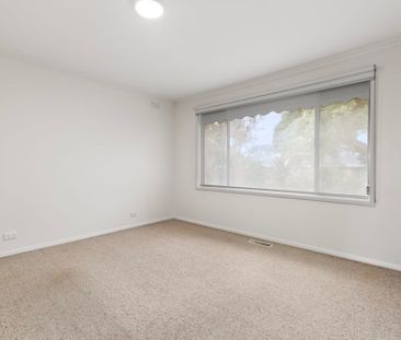 FRESHLY PAINTED, THREE BEDROOM FAMILY HOME - Photo 1