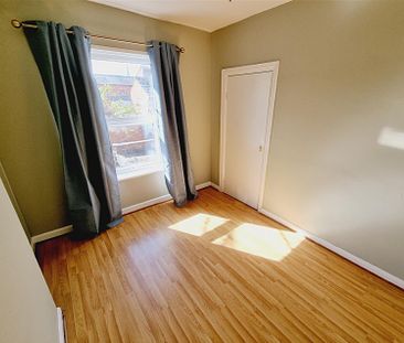1 Bedroom Flat to Rent in Flat 3, High Street, Rushden, Northants, NN10 - Photo 1