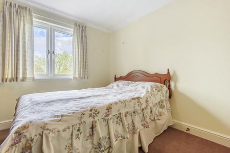 2 bedroom ground floor flat to rent - Photo 4