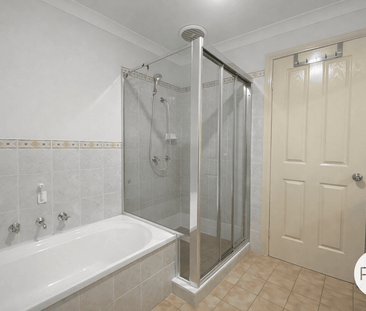 Spacious 3 Bedroom Townhouse - Perfect for Comfortable Living - Photo 5