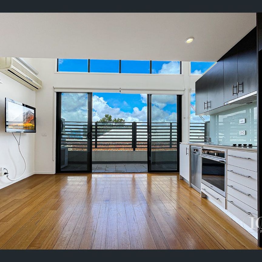 Inner city living in perfect location - Photo 1