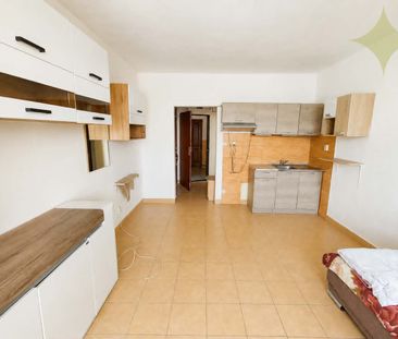 EXKLUZÍVNE-Na PRENÁJOM garsónka s loggiou, 23 m², Žiar nad Hronom –... – Fotografia 2