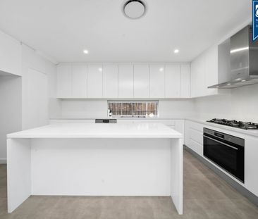 Near-New Modern Family Home - Photo 5