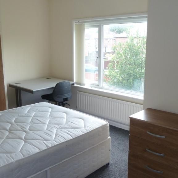 Room in a Shared House, Matlock Avenue, M7 - Photo 1