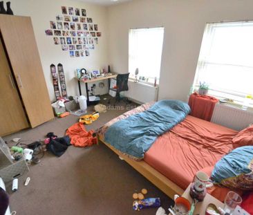 6 bedroom terraced house to rent - Photo 3