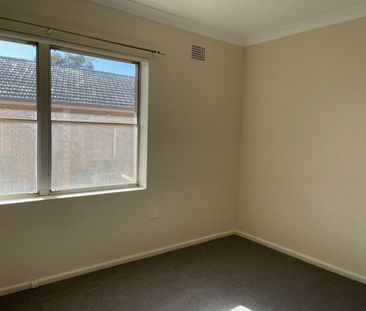 Tidy 2 Bedroom Unit in West - Photo 1
