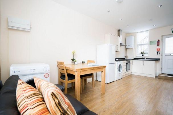 1 bedroom flat to rent - Photo 1