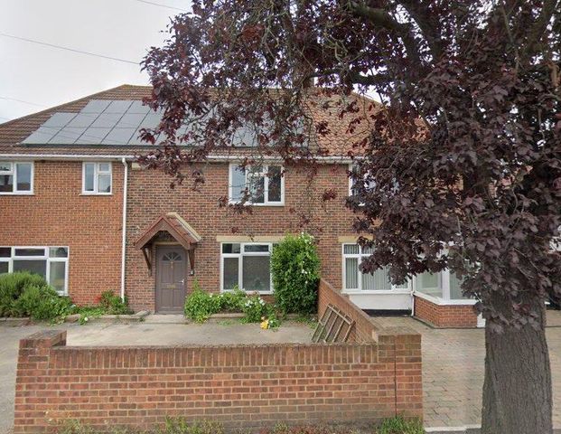 Minet Drive, Hayes UB3, London - Photo 1