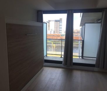 Studio meublé haut de gamme à Griffintown – Vue Canal Lachine & Cen... - Photo 3