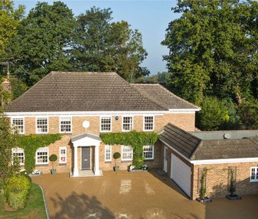 A fantastic 5 bedroom property located in a private road and approx... - Photo 6