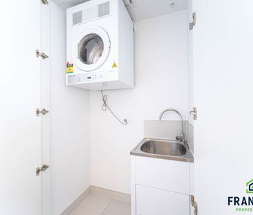 Luxury 1 Bed 1 Bath Apartment For Lease (No car space) - Photo 6