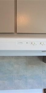 Nouveau-Rosemont 4 1/2 Haut triplex privé-LIBRE!!! -Possible achat électros/meubles - Photo 4