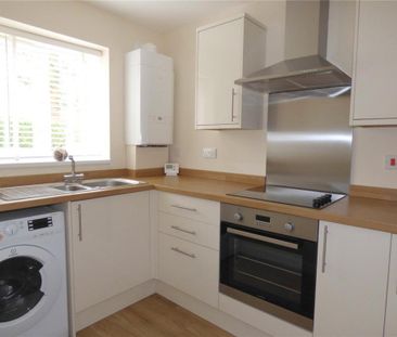 2 bedroom mews to rent - Photo 3