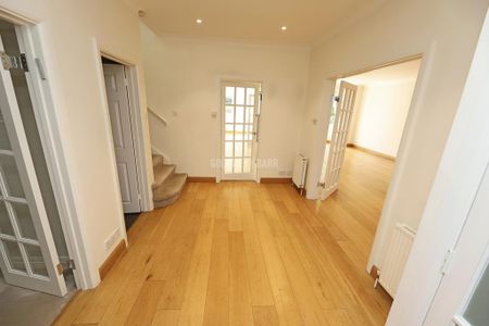 6 bedroom detached house to rent - Photo 3