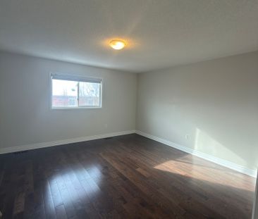 For Lease - 10 Birdsongs Street, Richmond Hill, Ontario - Photo 3