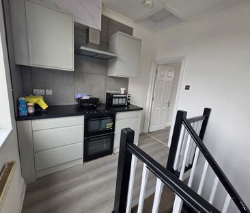 Studio Flat, Ashurst Drive, IG6 - Photo 5