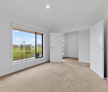 24 Jandakot Walk, Point Cook VIC 3030 - House For Rent | Domain - Photo 1