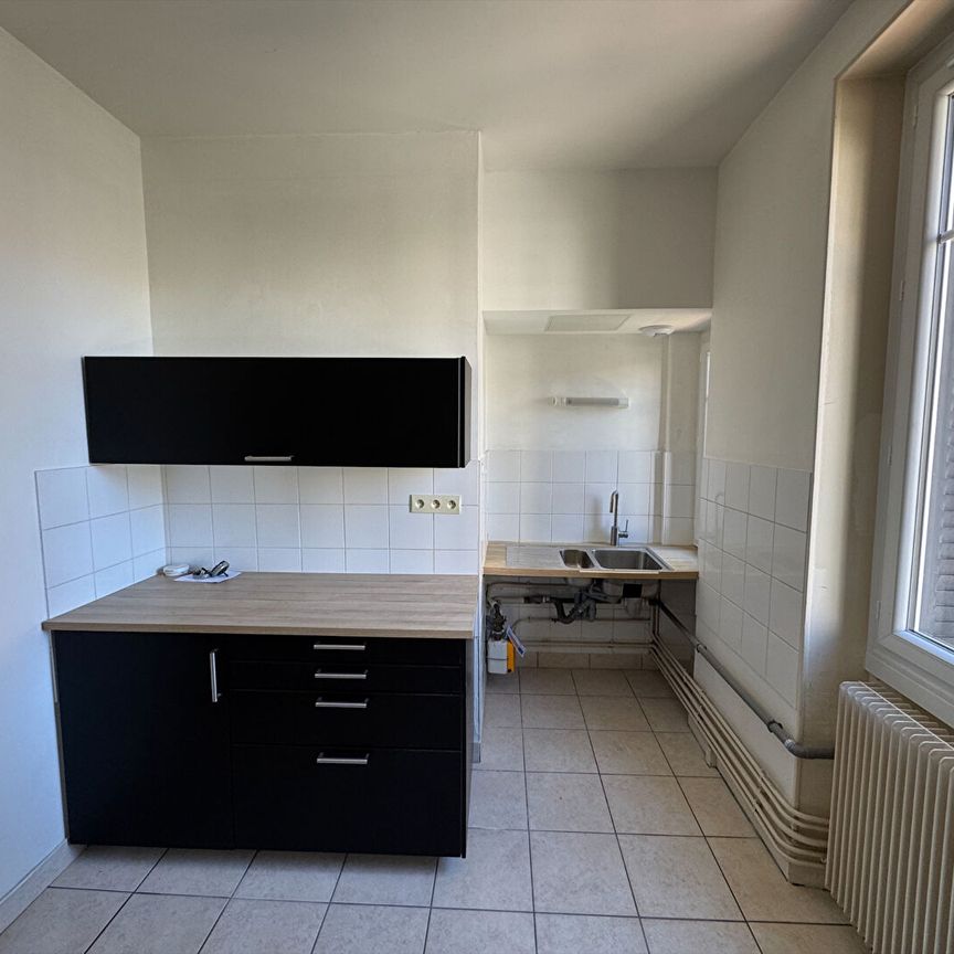 Apartment - Photo 1
