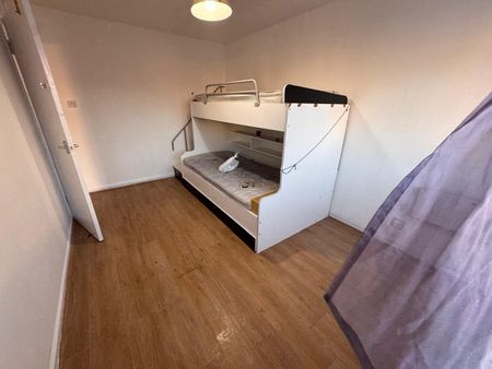 2 Bed Flat, Stocksfield Road, E17 - Photo 2