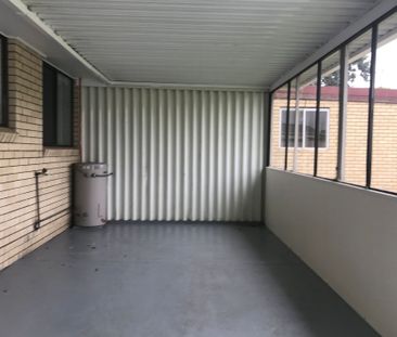 Comfortable 3 Bedroom Family Home - Photo 6