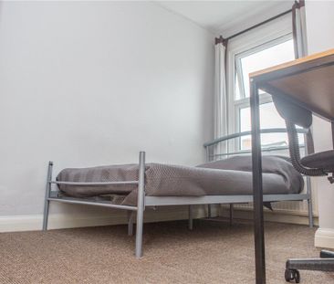 Nettles Terrace, Guildford, Surrey, GU1 4PA - Photo 2