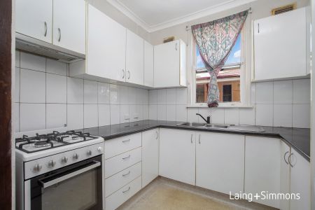 20 Hinkler Avenue, Warwick Farm NSW 2170 - House For Rent | Domain - Photo 5